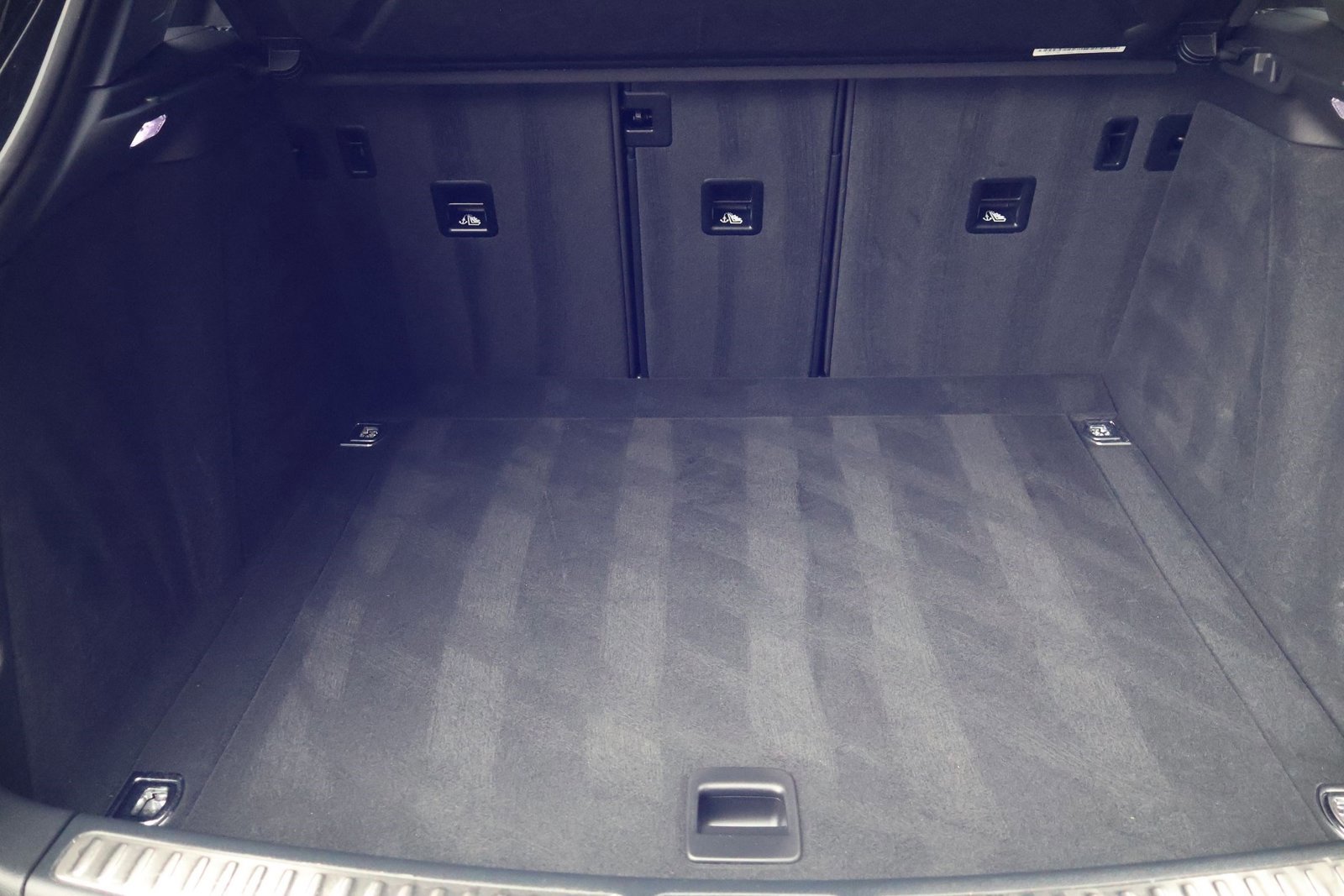 Certified 2025 Porsche Macan image 22