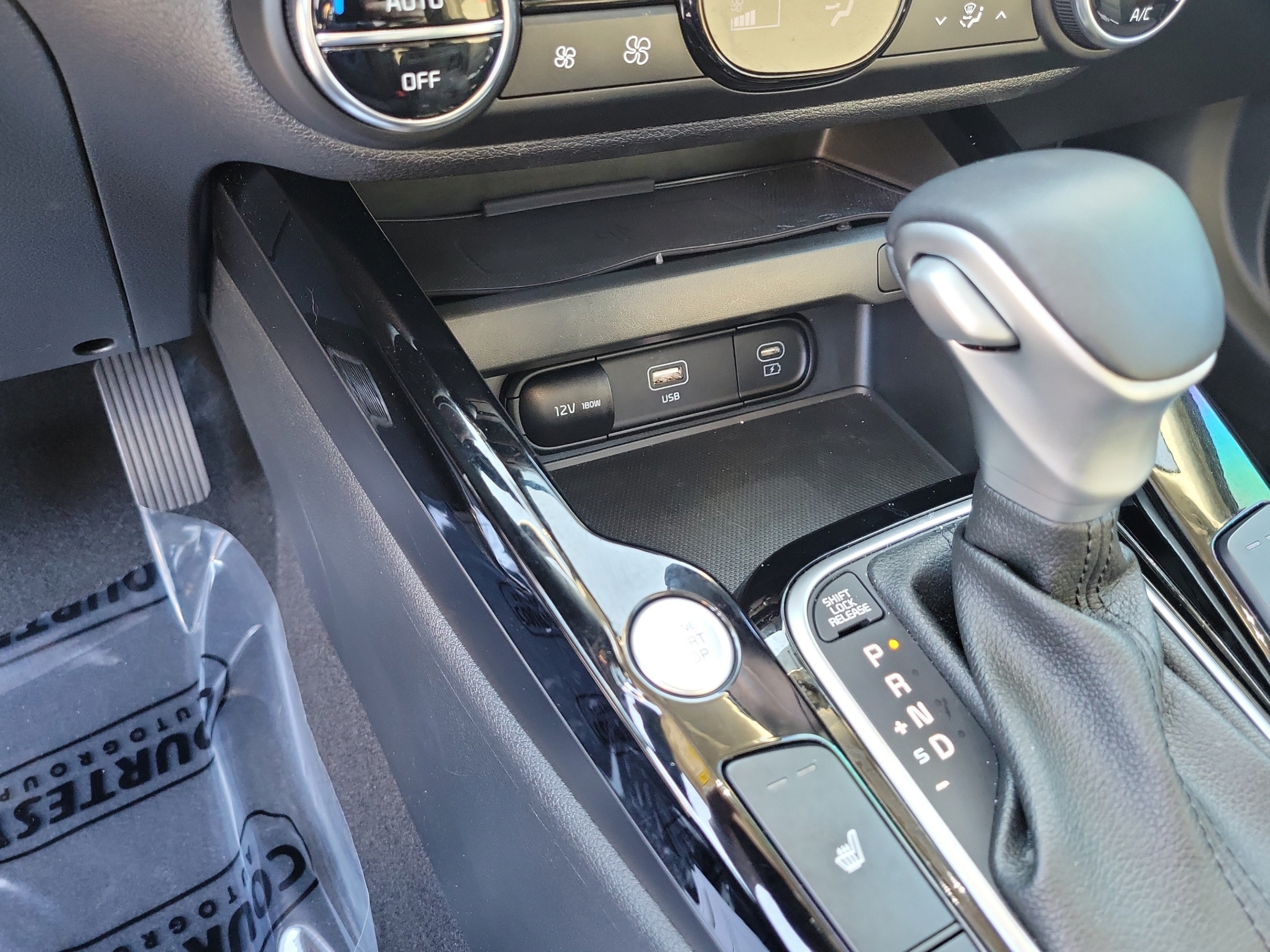 Certified 2024 Kia Soul EX FWD image 24