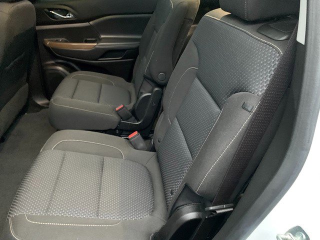 Certified 2023 GMC Acadia SLE w/ Driver Convenience Package image 16