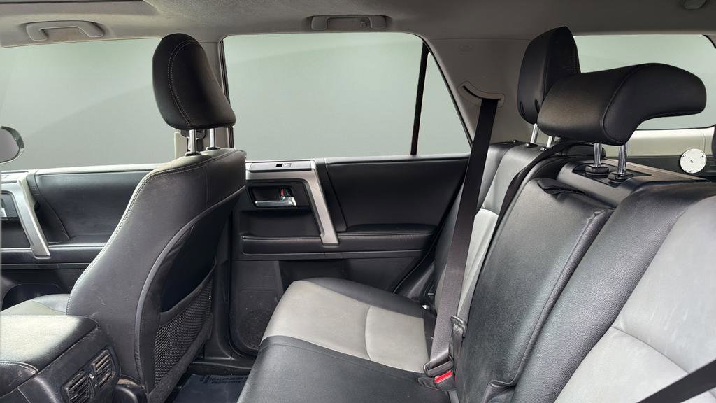 Used 2018 Toyota 4Runner SR5 Premium image 16