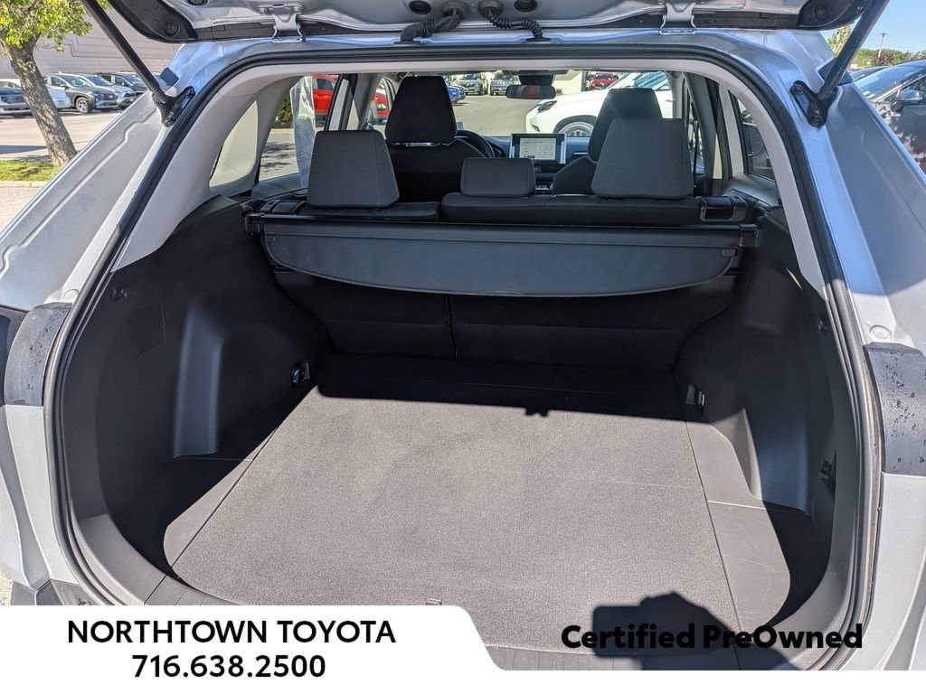 Used 2025 Toyota RAV4 XLE AWD/4WD image 32