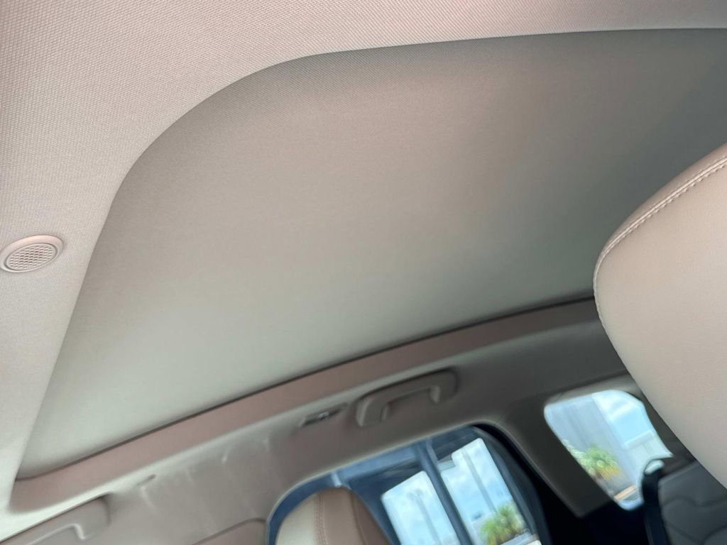 New 2025 Lincoln Corsair FWD w/ Equipment Group 101A image 32