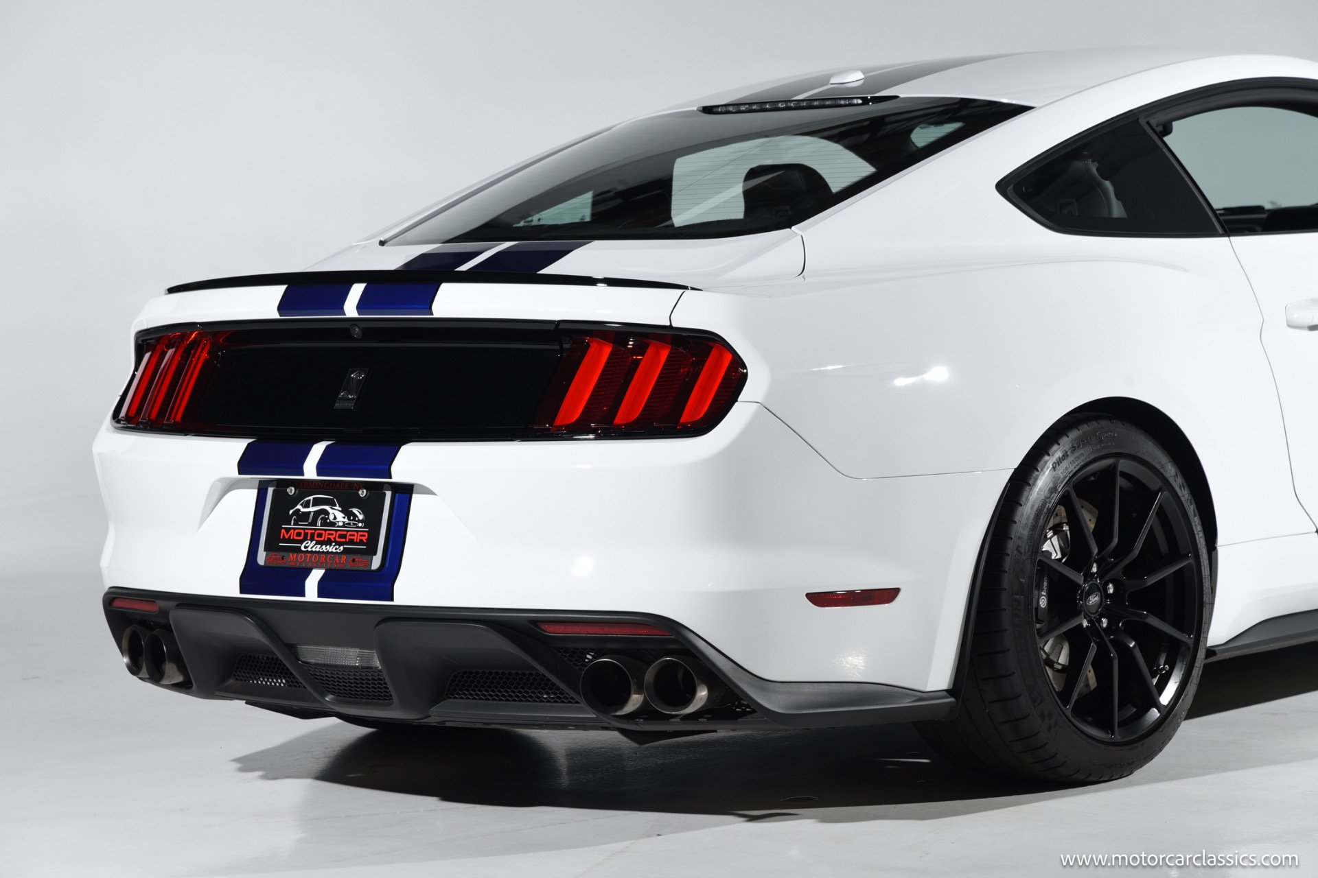 Used 2016 Ford Mustang Shelby GT350 w/ Technology Package RWD image 10