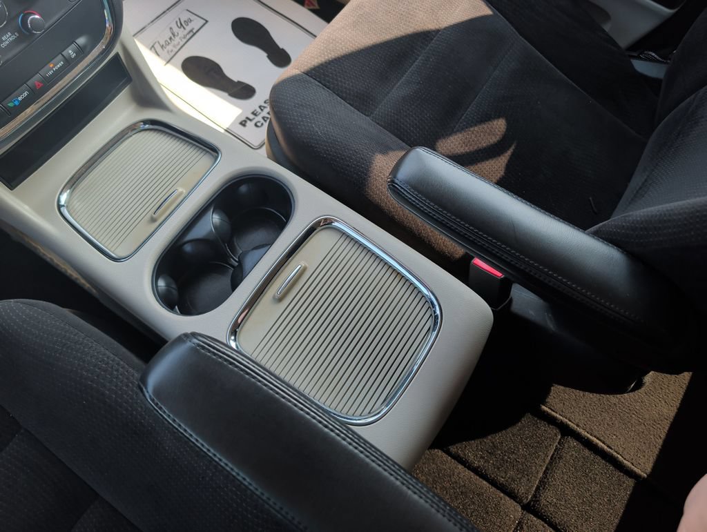 Used 2014 Dodge Grand Caravan SXT FWD image 16