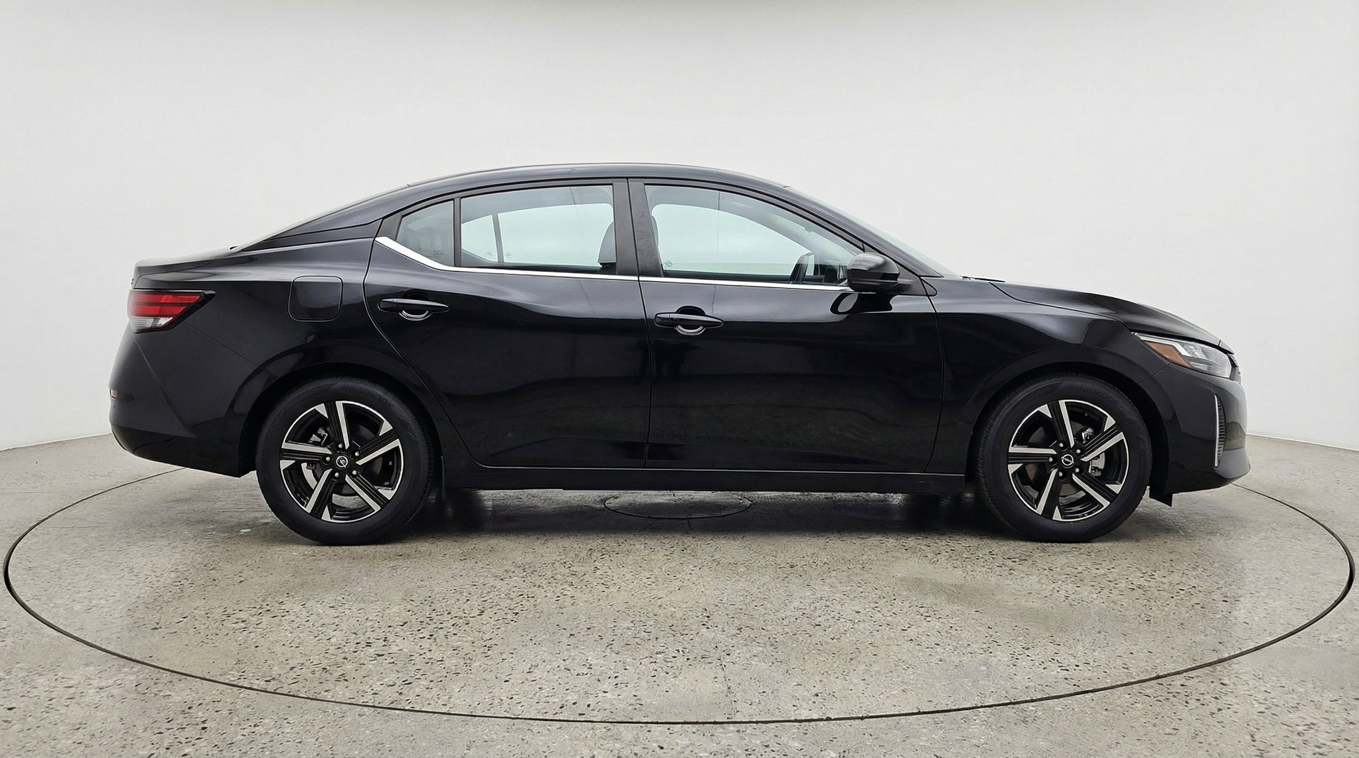 Used 2025 Nissan Sentra SV FWD image 11