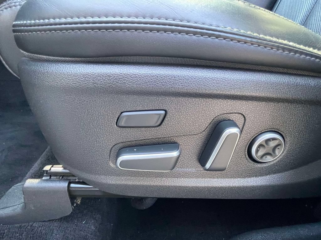 Used 2022 Hyundai Santa Fe Calligraphy w/ Cargo Package AWD/4WD image 17