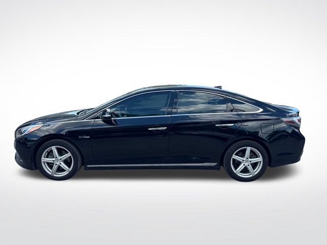 Used 2017 Hyundai Sonata Limited w/ Ultimate Package 02 FWD image 3