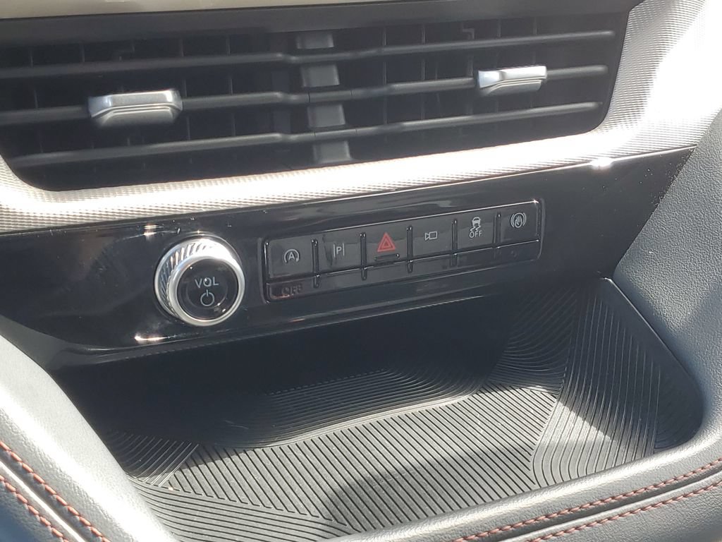Certified 2025 Ford Explorer Active AWD/4WD image 31