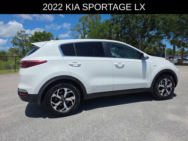 Used 2022 Kia Sportage LX image 3