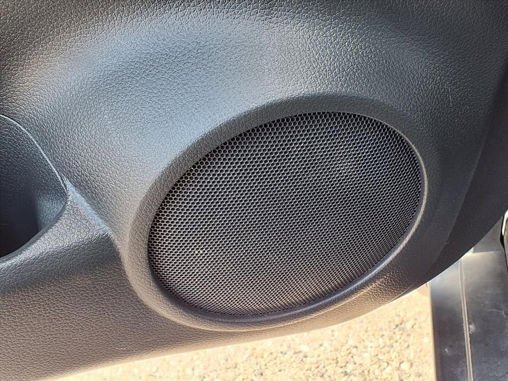 Used 2019 Nissan Rogue S image 16