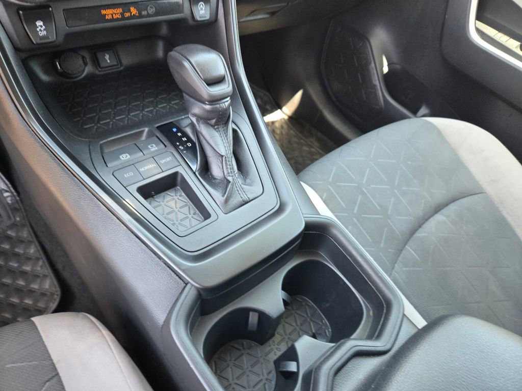 Used 2021 Toyota RAV4 XLE FWD image 25