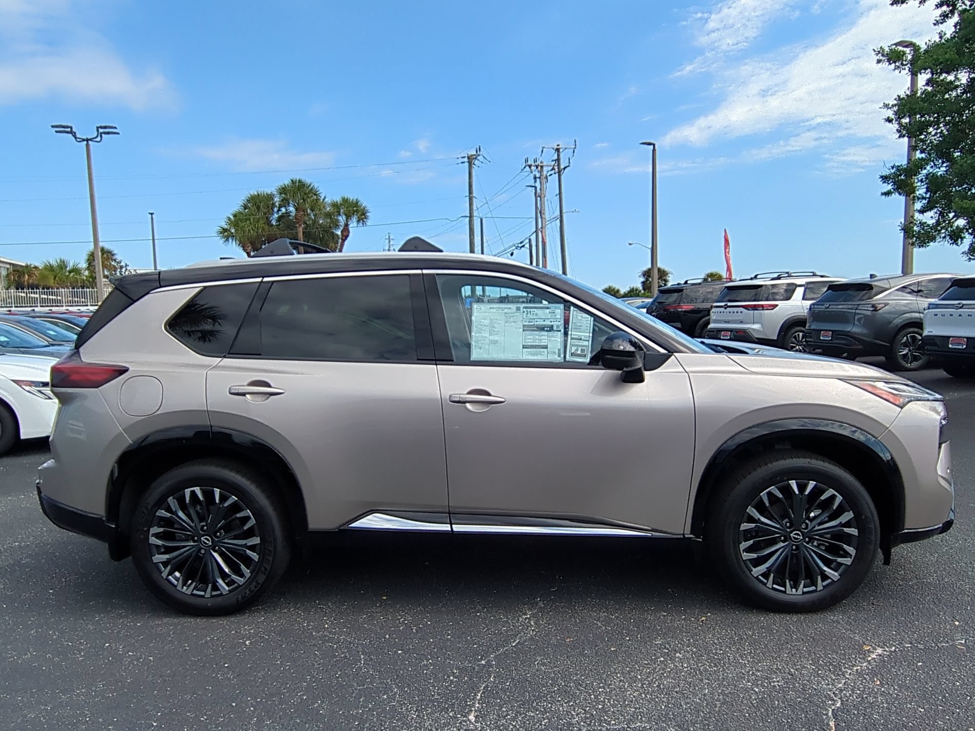 New 2026 Nissan Rogue Platinum w/ Platinum Premium Package AWD/4WD image 3