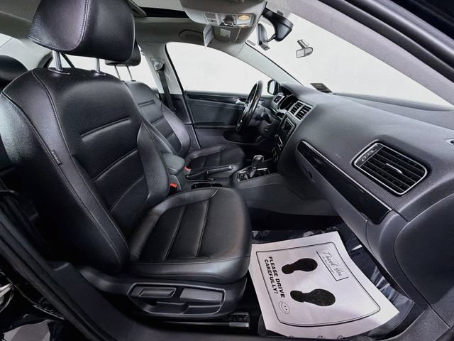 Used 2017 Volkswagen Jetta SEL FWD image 27