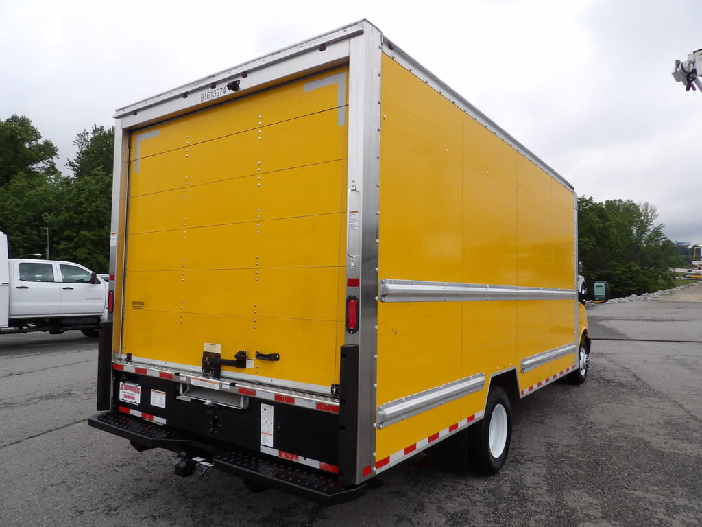Used 2019 GMC Savana 3500 Extended w/ Driver Convenience Package RWD image 7