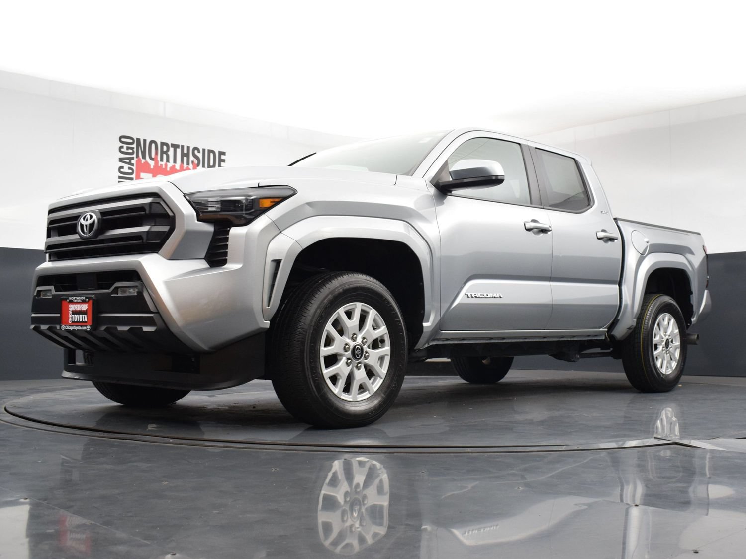 Used 2025 Toyota Tacoma SR5 AWD/4WD image 33