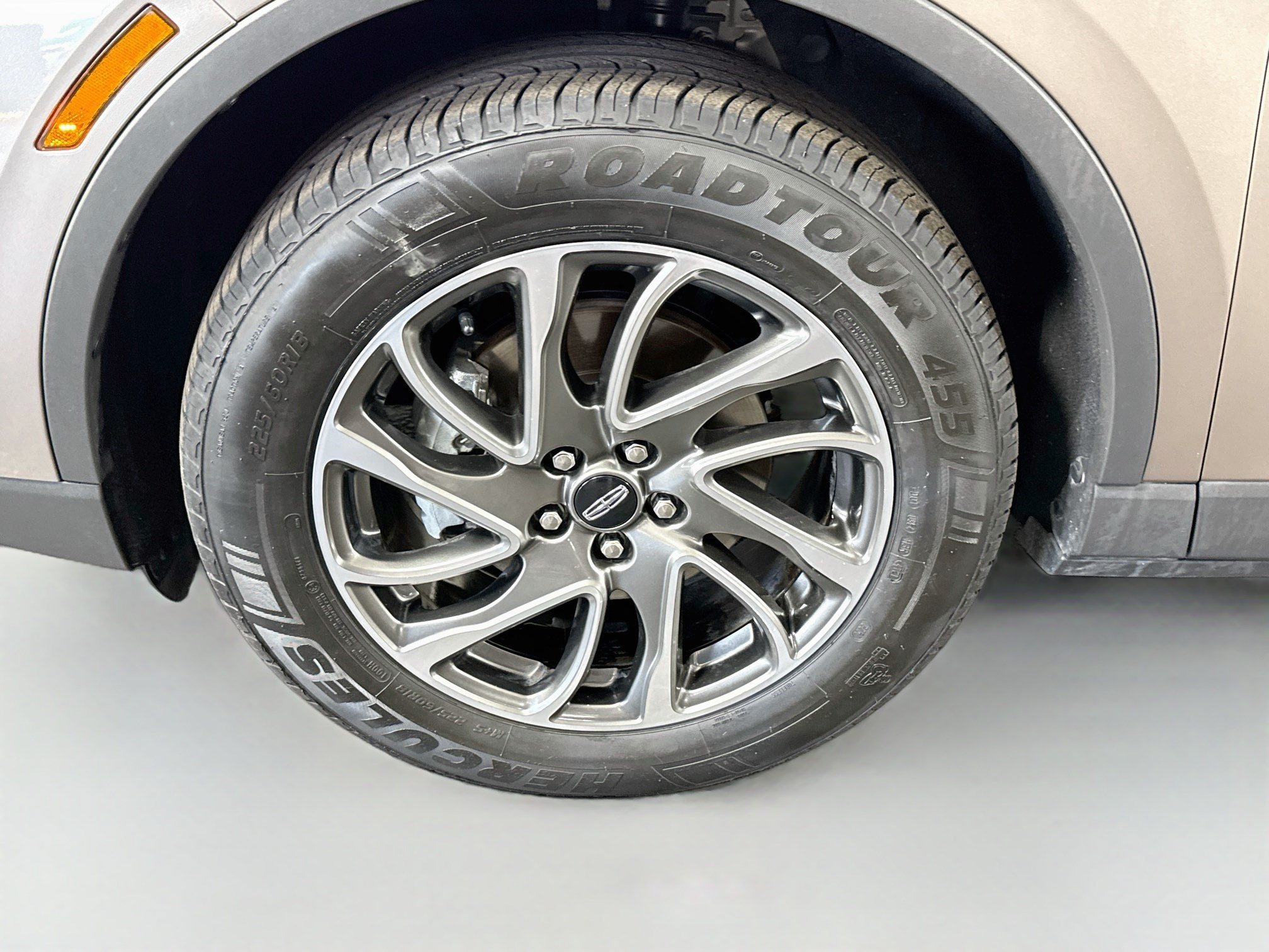 Used 2020 Lincoln Corsair FWD w/ Equipment Group 101A image 38