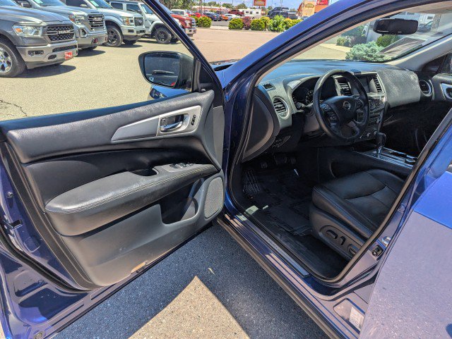 Used 2020 Nissan Pathfinder SL AWD/4WD image 8