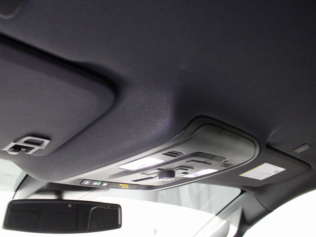 Used 2024 GMC Yukon XL SLT w/ SLT Luxury Package image 27