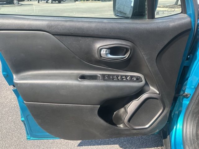 Used 2022 Jeep Renegade Sport w/ Sport Appearance Group image 15