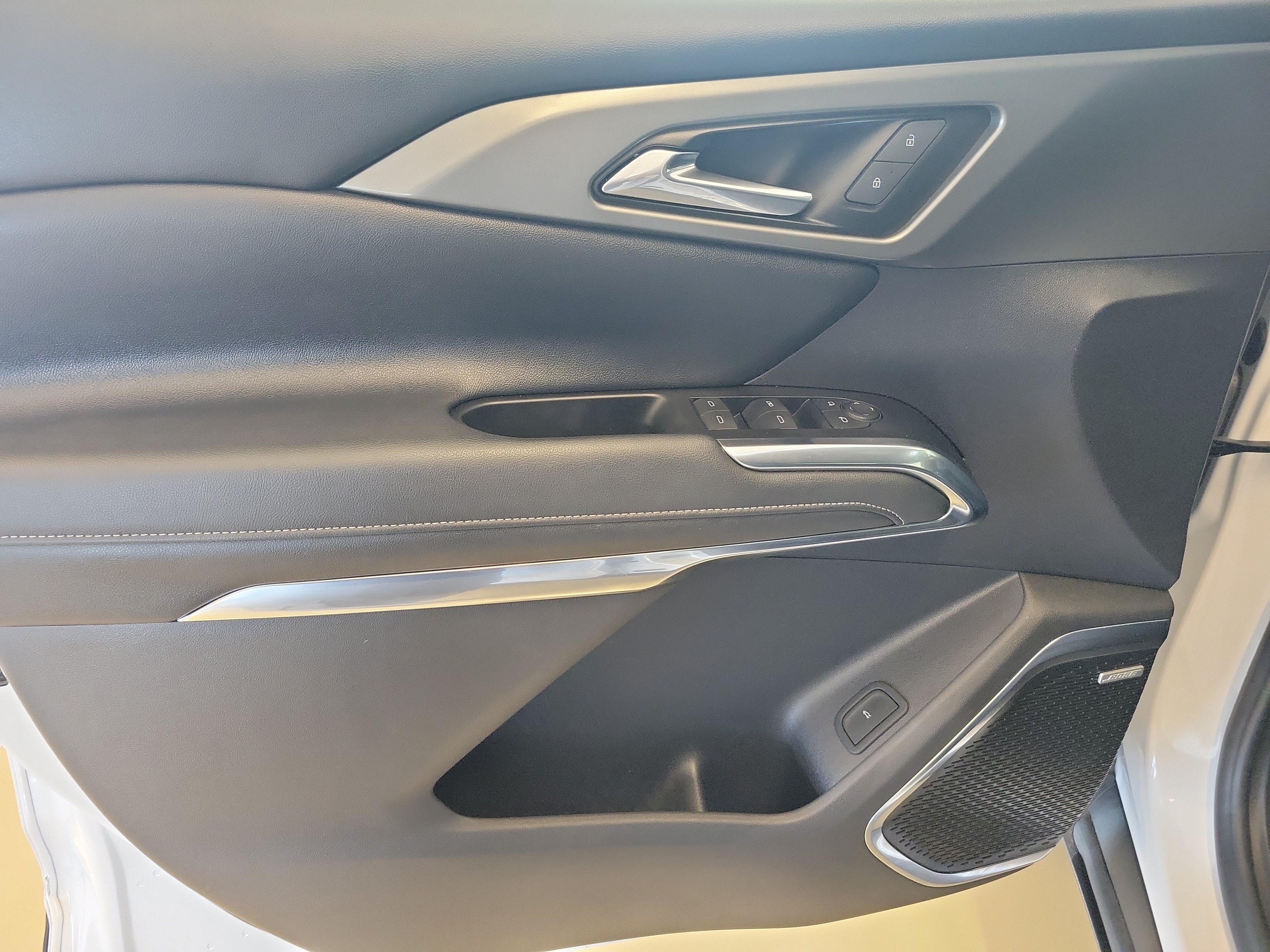 Used 2024 Chevrolet Traverse LT w/ Enhanced Driving Package FWD image 25
