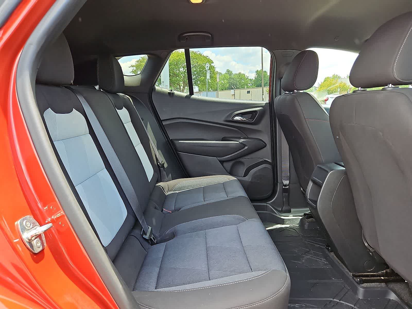 Used 2024 Chevrolet Trax RS w/ Driver Confidence Package FWD image 29