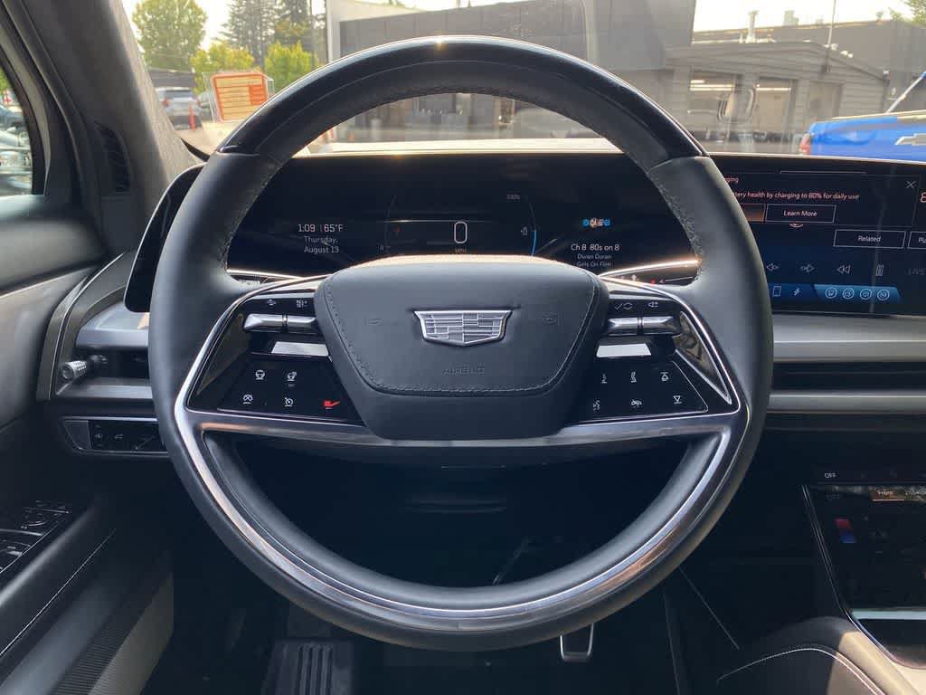 Certified 2026 Cadillac Vistiq Premium Luxury w/ LPO, Floor Liner Package AWD/4WD image 20