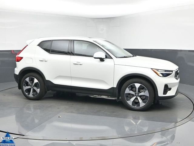 Used 2023 Volvo XC40 B4 Plus w/ Protection Package Premier image 1