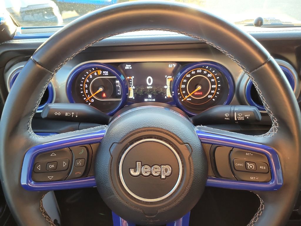 Used 2018 Jeep Wrangler Unlimited Sahara image 28