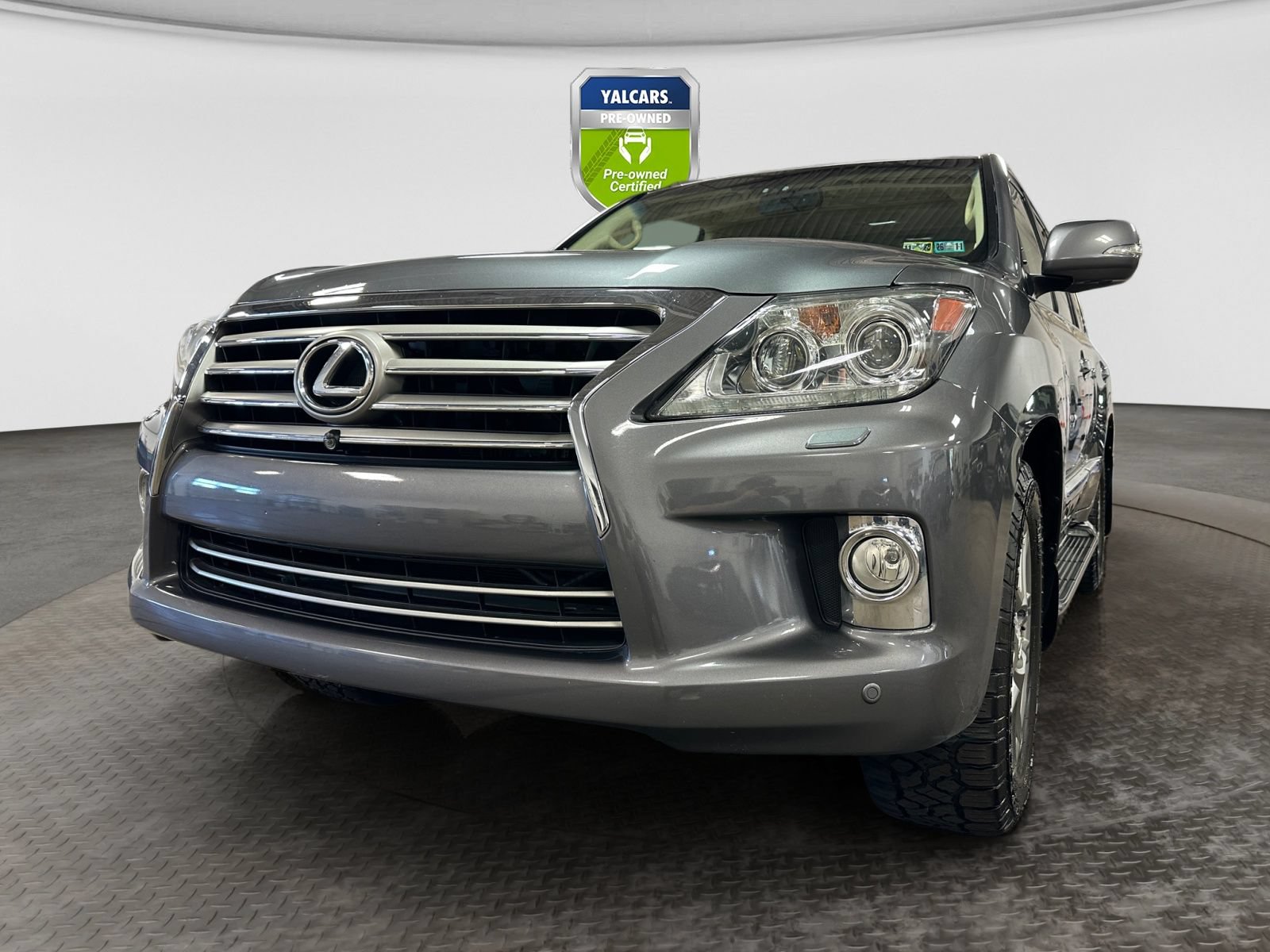 Used 2013 Lexus LX 570 4WD w/ Luxury Pkg image 9