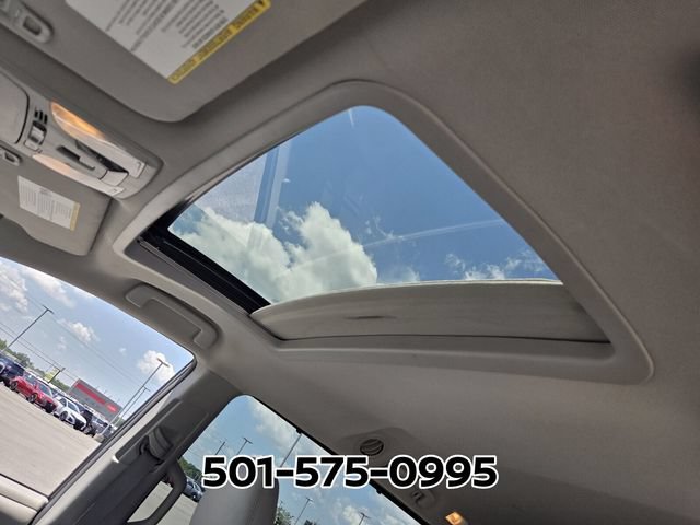 Used 2018 Toyota Sienna XLE w/ XLE Navigation Package FWD image 10