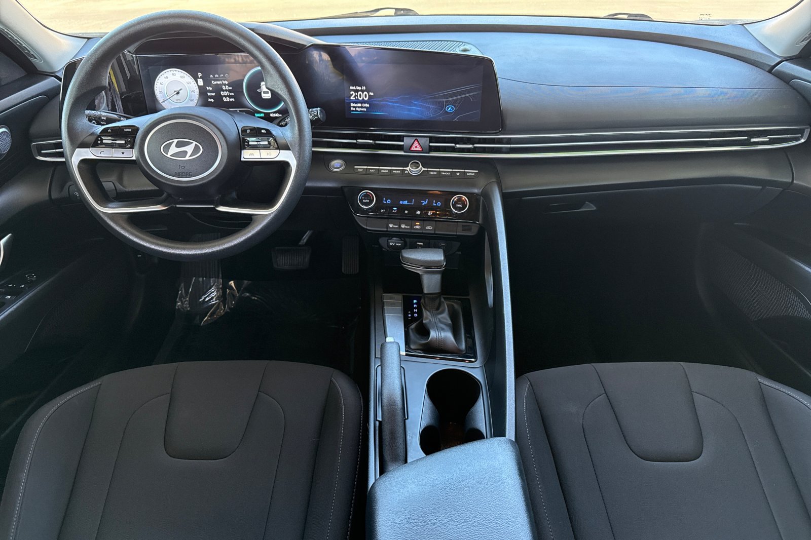 Used 2024 Hyundai Elantra SEL FWD image 19