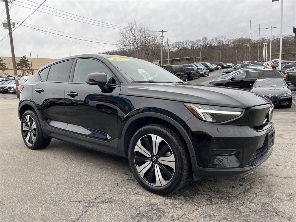 Used 2023 Volvo C40 Recharge Core image 7