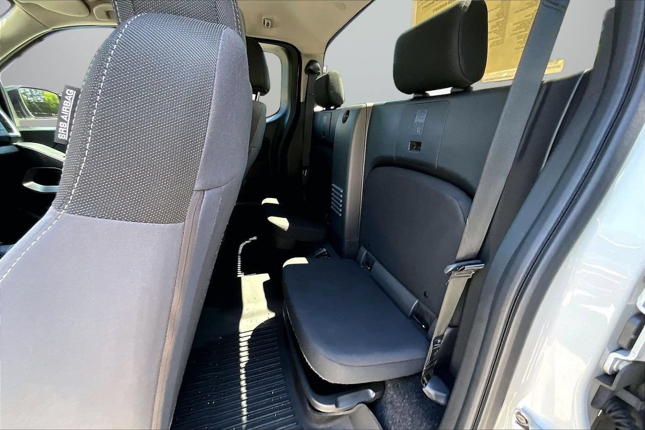 Used 2025 Nissan Frontier SV RWD image 20