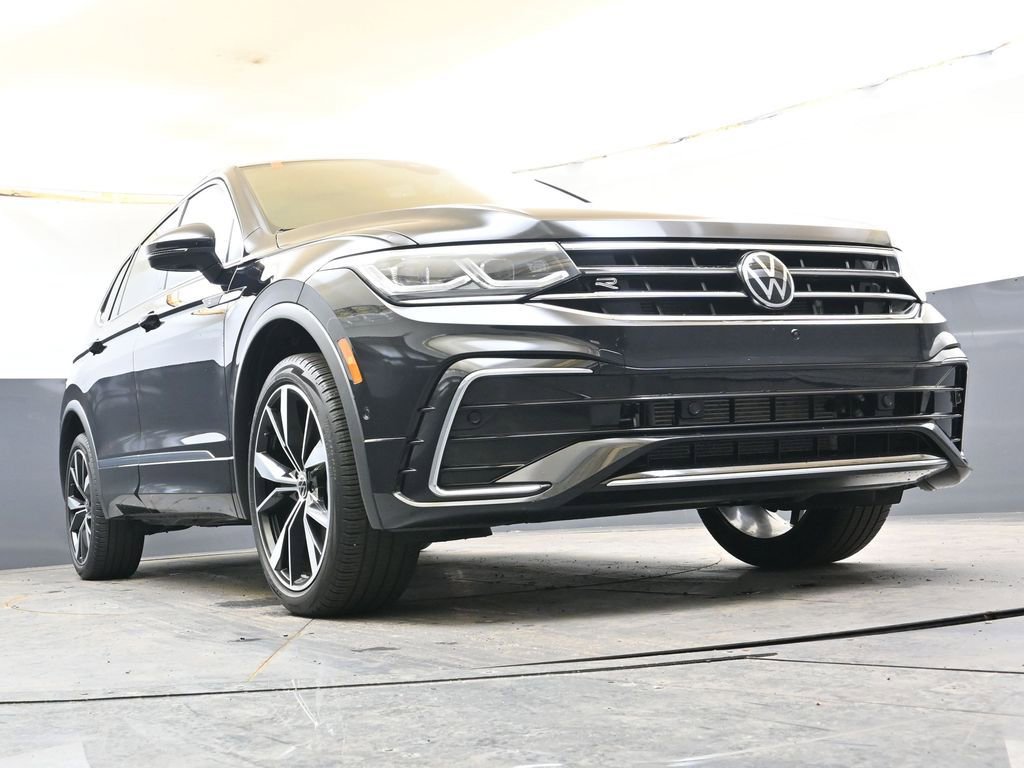 Used 2023 Volkswagen Tiguan SEL R-Line image 36