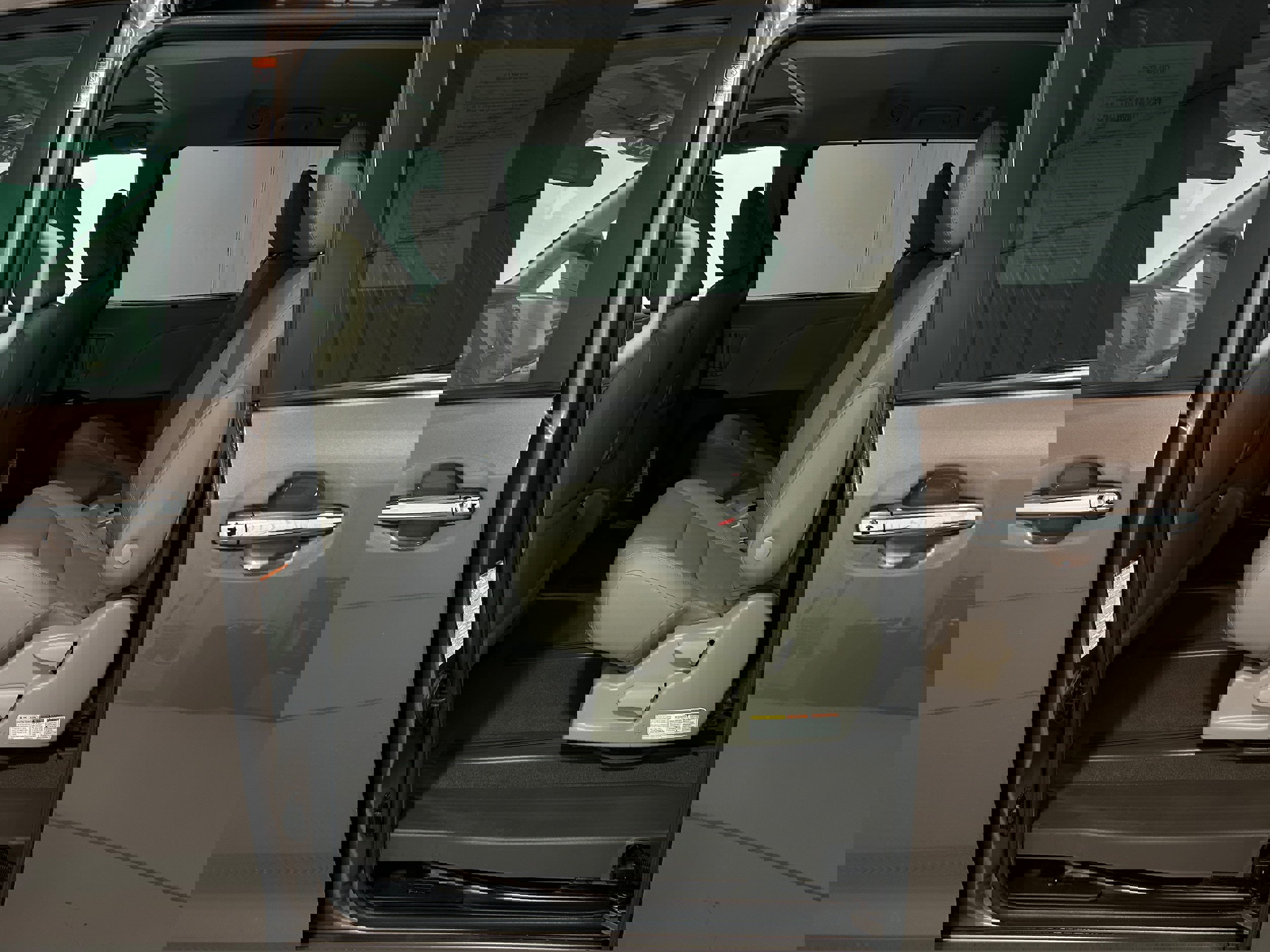 Used 2020 Toyota Sienna XLE w/ XLE Navigation Package image 29