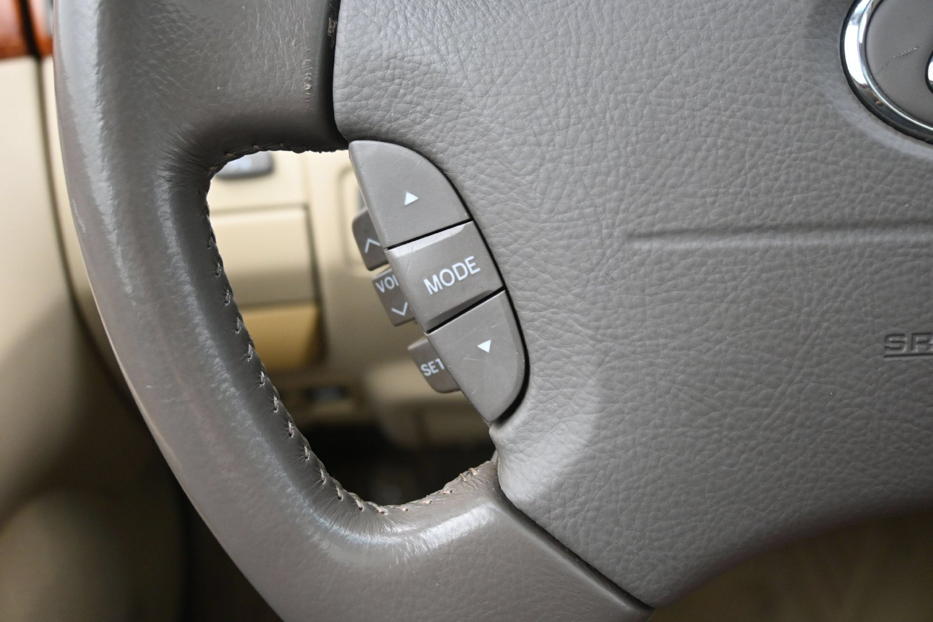 Used 2005 Lexus LS 430 RWD image 22