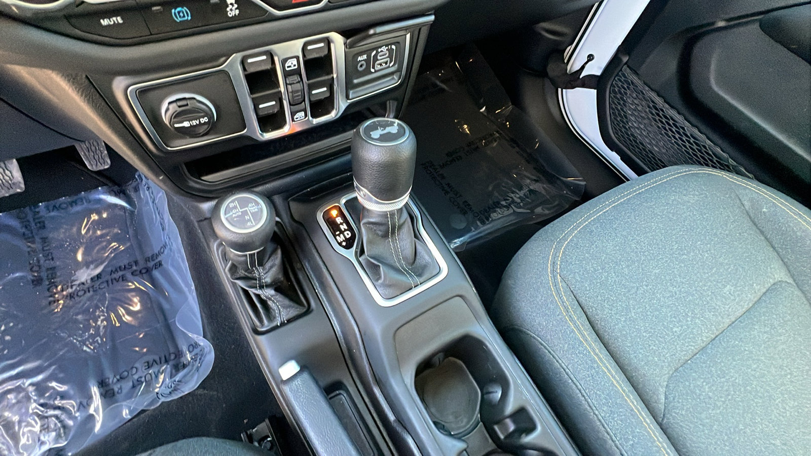 Used 2025 Jeep Wrangler Sahara 4xe image 29