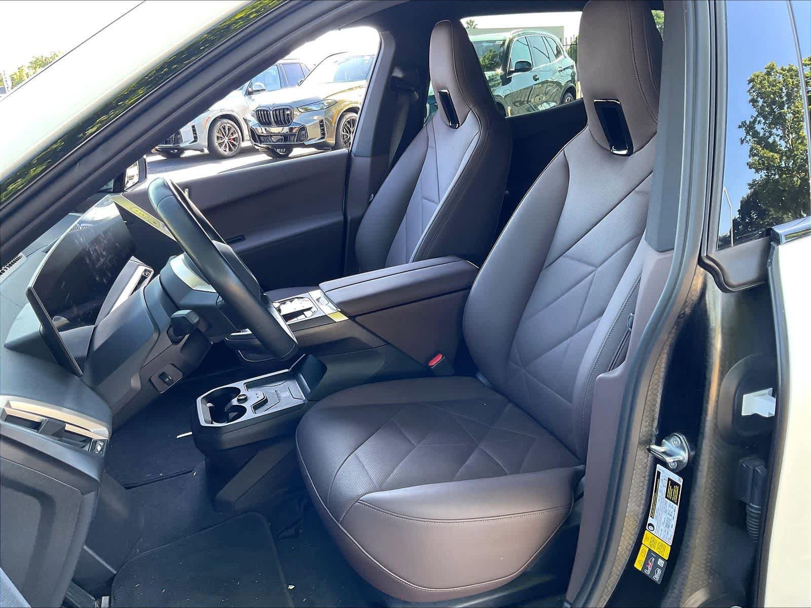 Certified 2023 BMW iX xDrive50 w/ Sport Package AWD/4WD image 25