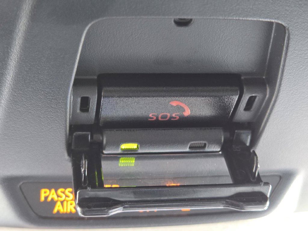 Used 2025 Toyota Corolla LE w/ Convenience Package FWD image 31