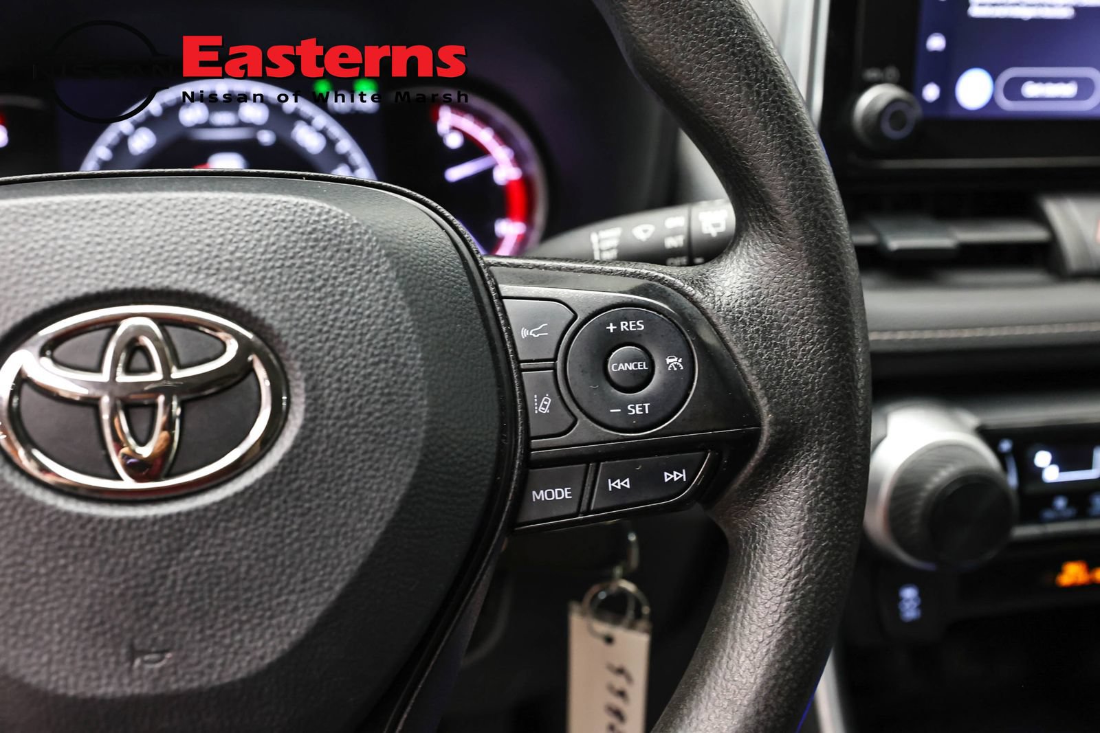 Used 2023 Toyota RAV4 LE AWD/4WD image 16