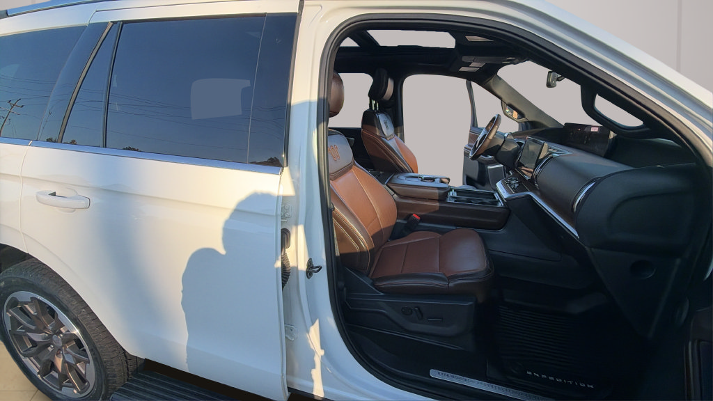 Certified 2025 Ford Expedition King Ranch AWD/4WD image 37