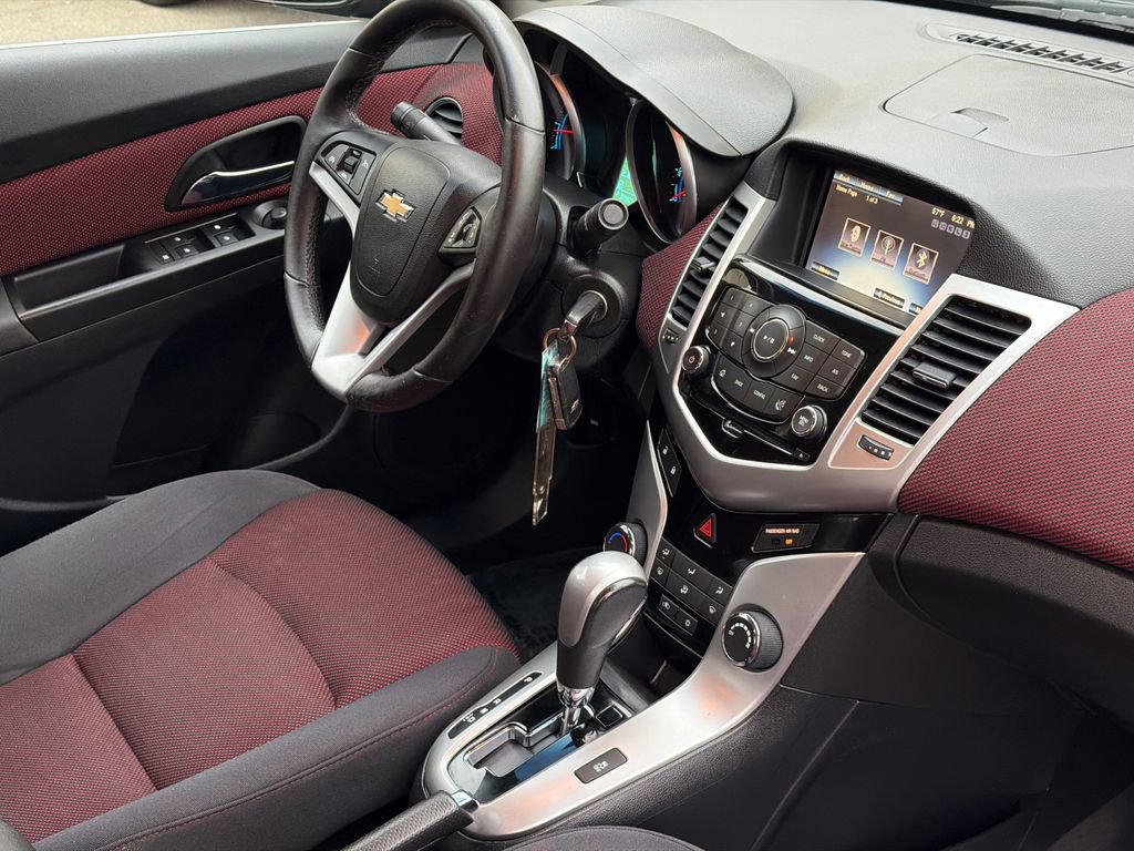 Used 2014 Chevrolet Cruze LT FWD image 9