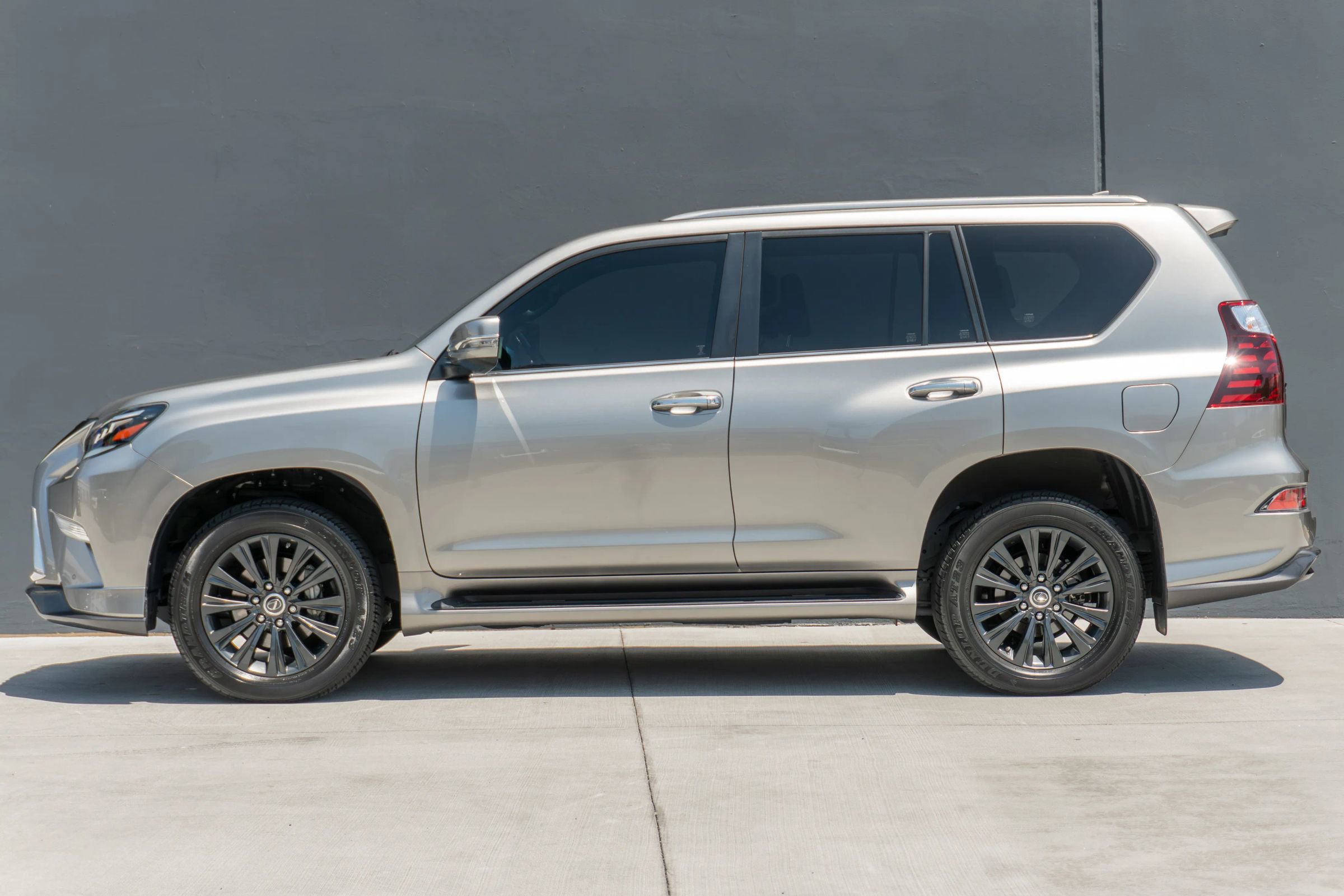 Used 2022 Lexus GX 460 Premium w/ Accessory Package AWD/4WD image 5