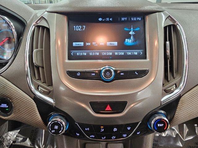 Used 2018 Chevrolet Cruze LT w/ Convenience Package FWD image 15