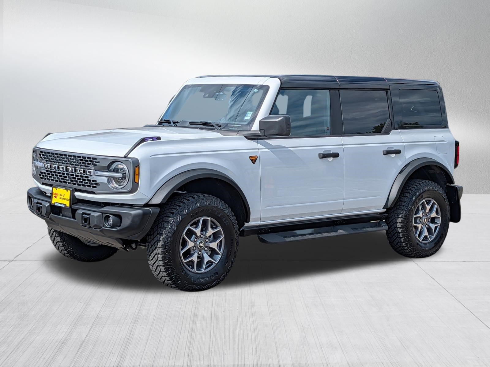 Used 2025 Ford Bronco Badlands AWD/4WD image 3