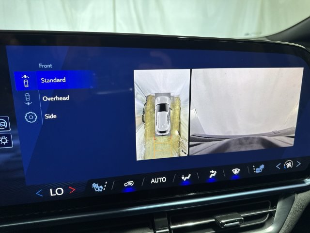 Used 2024 Chevrolet Equinox EV LT FWD image 19