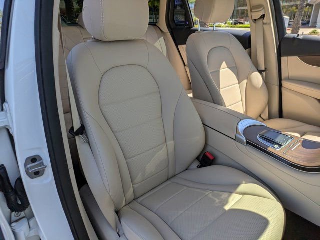 Used 2022 Mercedes-Benz GLC 300 4MATIC image 28