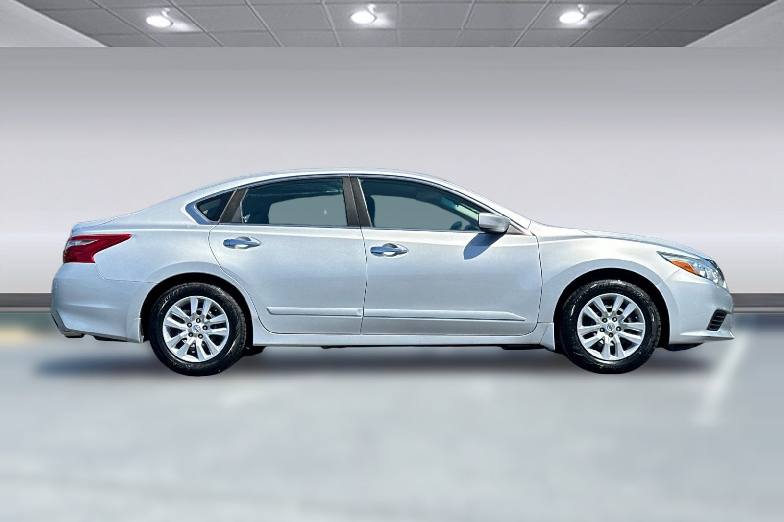 Used 2018 Nissan Altima 2.5 S w/ S Convenience Package image 7