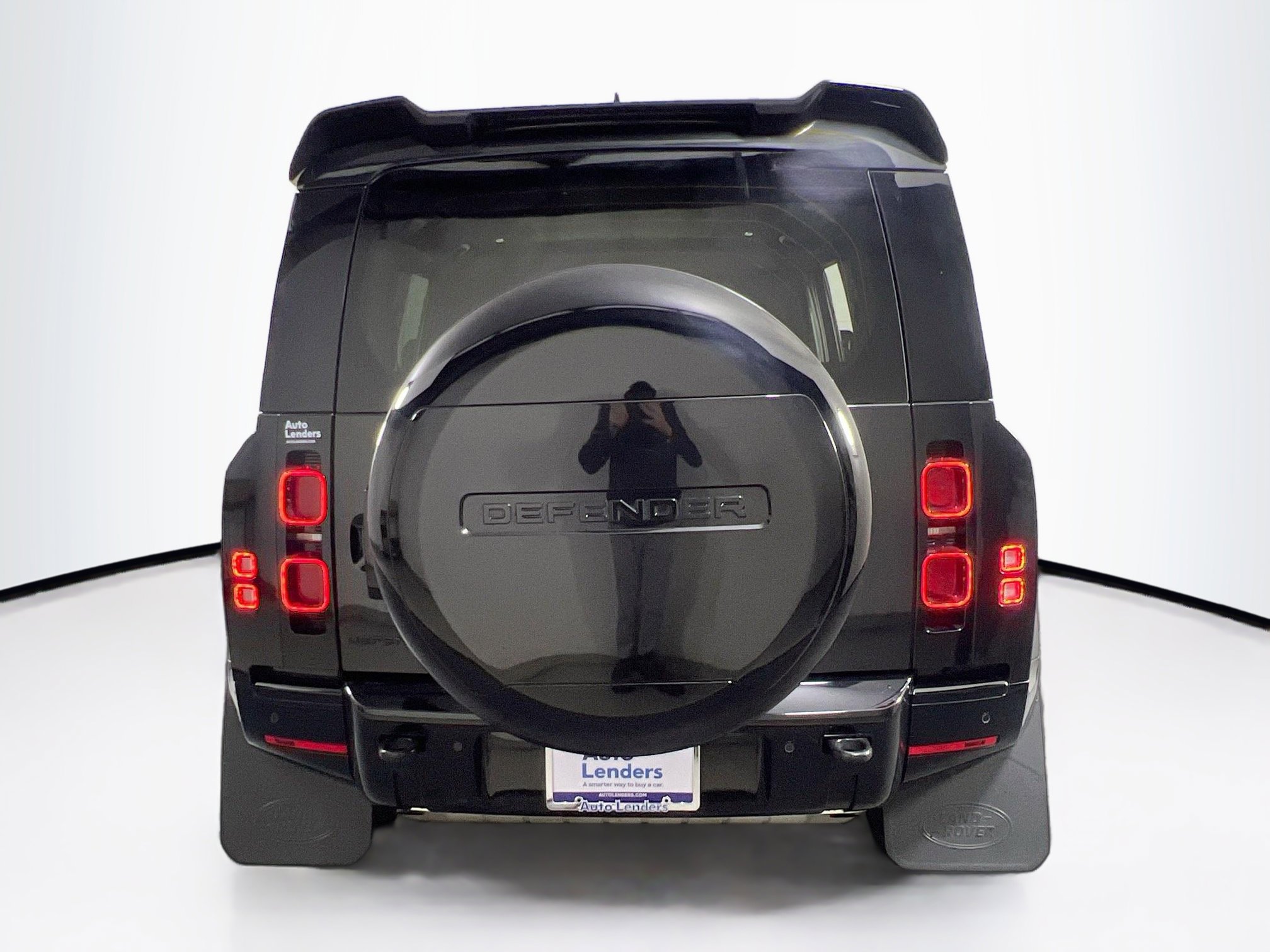 Used 2024 Land Rover Defender 110 X-Dynamic SE image 6