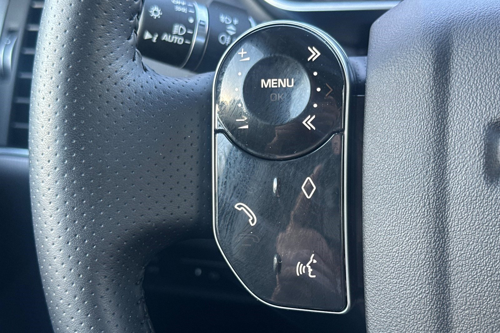 Used 2020 Land Rover Range Rover Sport HSE image 31